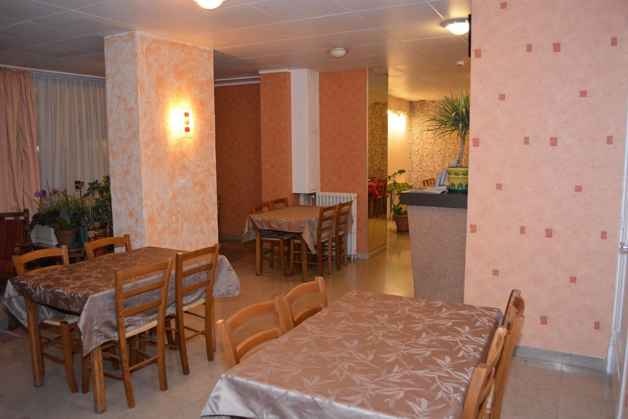 Hotel Le Lyon Bron Buitenkant foto
